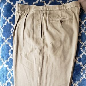 Men khakis